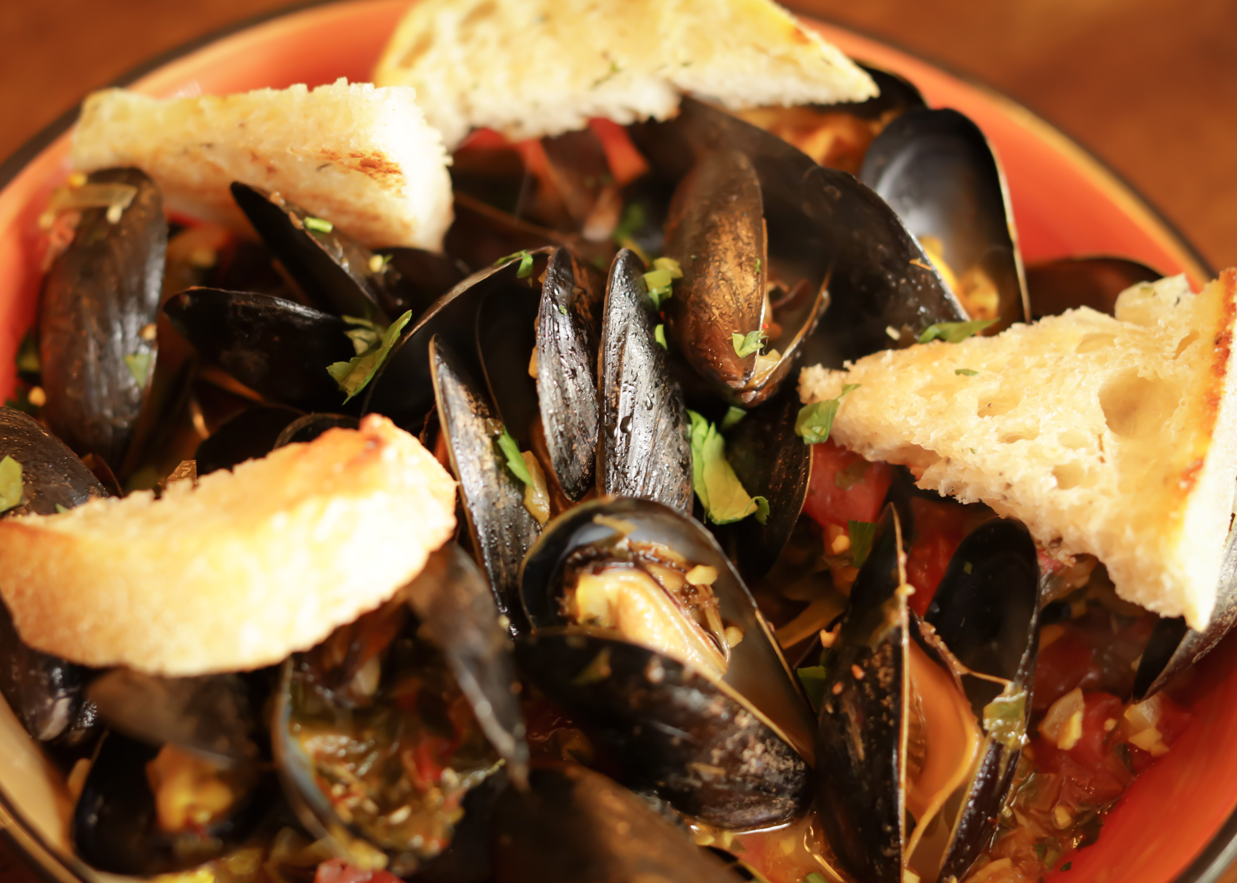 Steamed Mussels in Wine Sauce